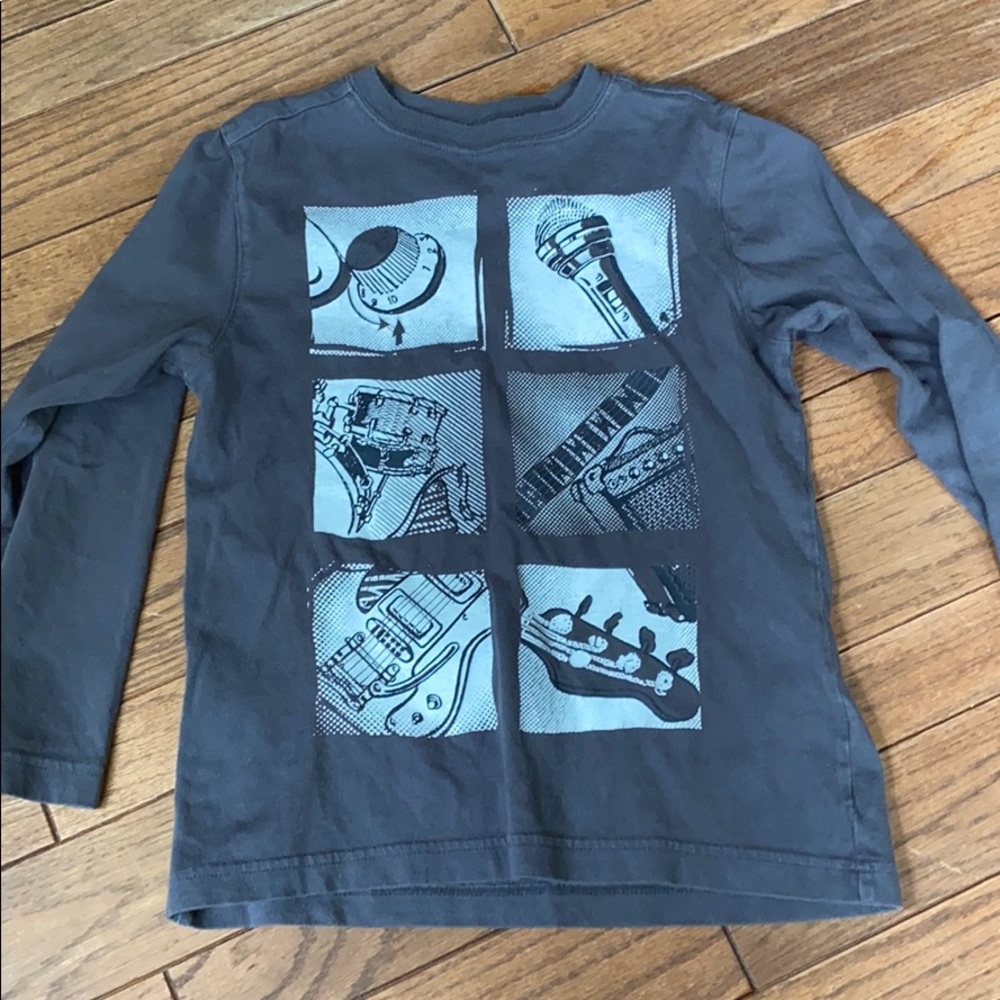 2 for $10 ❤️❤️🙌🏻 youth shirt